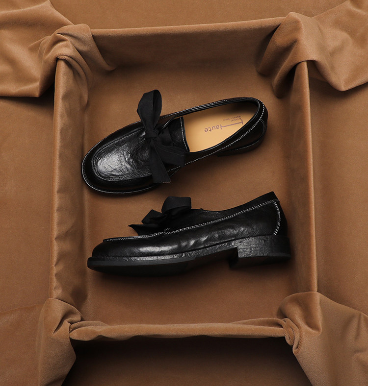 Vintage Style Women Fashion - Schuhkarton ‌ Vintage Britische Loafer für